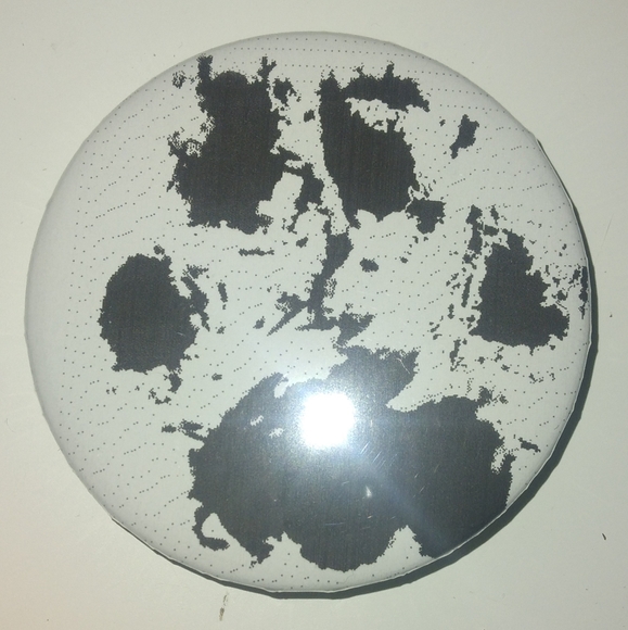 Button Paws - Picture 1 of 2